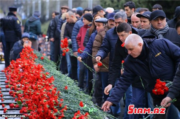  Ölkə ictimaiyyəti 20 yanvar şəhidlərini anır- FOTOLAR