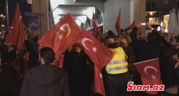 İslam xiristian ədavəti Türkiyənin başında partladı - Hollandiya qapıları bağladı, döydü, qovdu