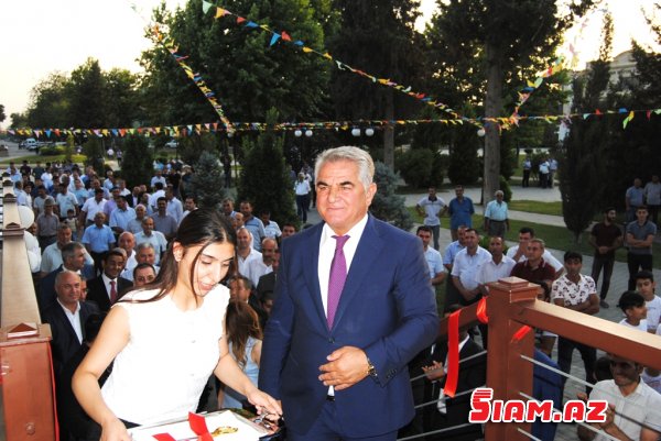 Biləsuvarın başçısı parkı satıb “Rest-aran” açdı - Fotolar