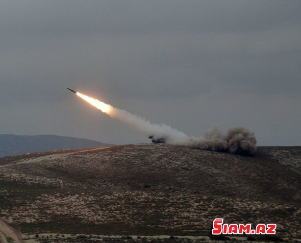 Azərbaycan yeni raketləri sınaqdan keçirdi (FOTO/VİDEO)