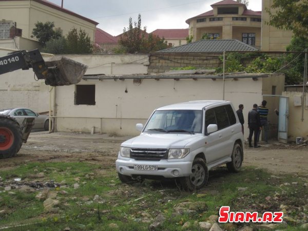 "Qaçqınkom”un məsuliyyətsizliyi 10 ailəni küçəcədə gecələməyə məcbur edib — Cənnət görmək istəyənlərin cəhənnəm əzabı