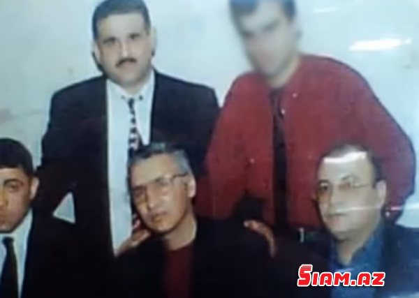 Tacir Şahmalıoğlu "qanuni oğru"larla fotosundan danışdı