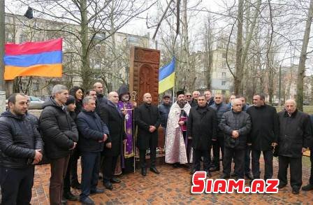 “GÜNAH SƏFİRDƏDİ!” – Erməni abidəsi böyük qalmaqal yaratdı